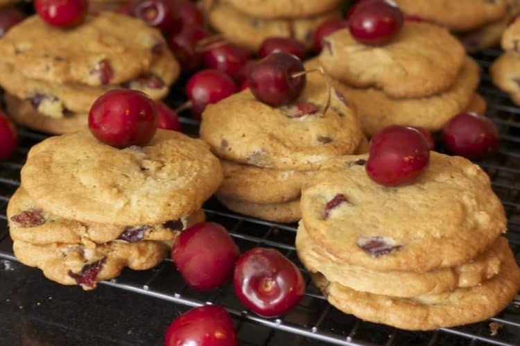 A close up of food, with Cookies and Bing cherry