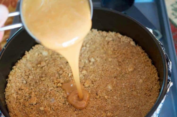 A close up of a graham cracker crust.