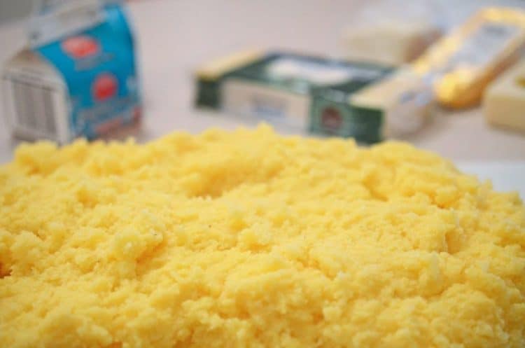 A pile of polenta.