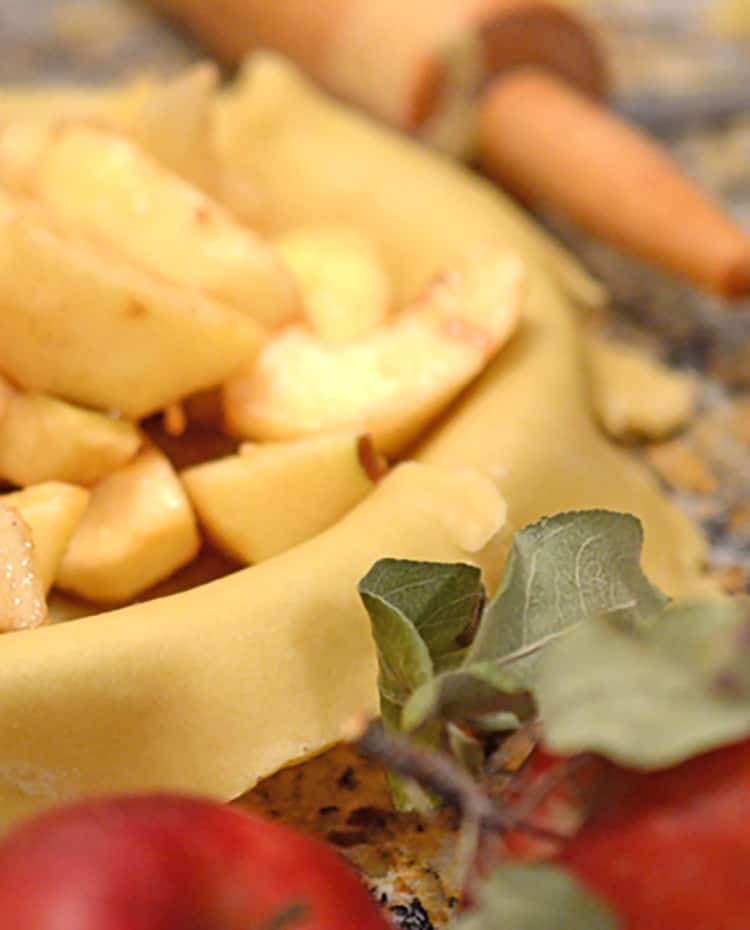 Open Face Apple Pie The Convertible Of Apple Pies Platter Talk open-face-apple-pie-the-convertible-of-apple-pies-platter-talk
