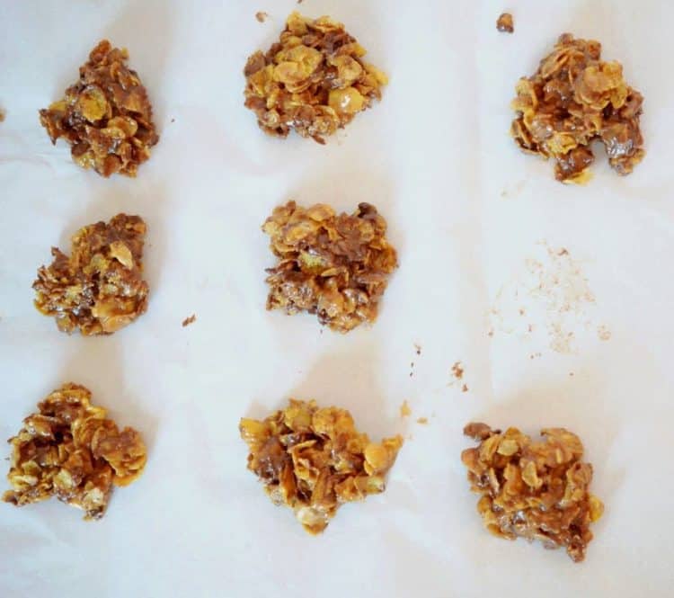 A tray of peanut butter cookies.