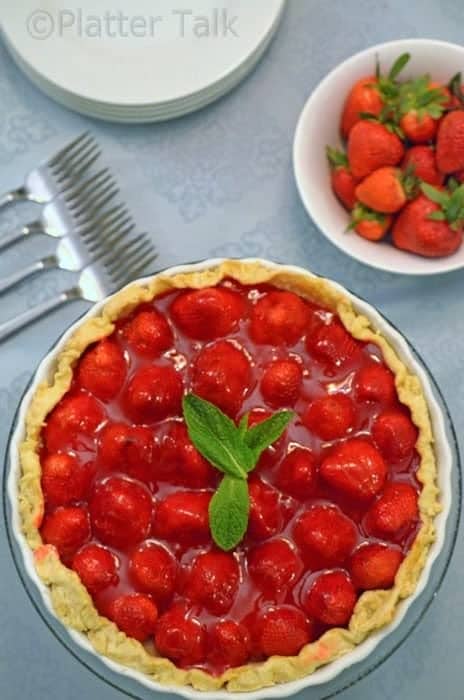 a top view of a strawberry pie