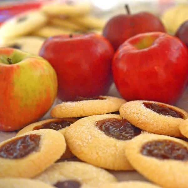 A tray of apple butter cookies.