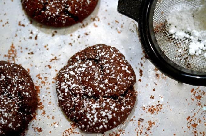 A dessert on a plate, with Chambord and Cookie