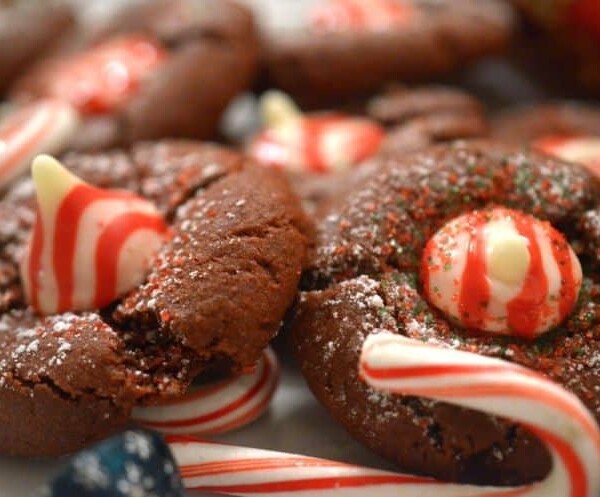 A close up of chocolate cookies