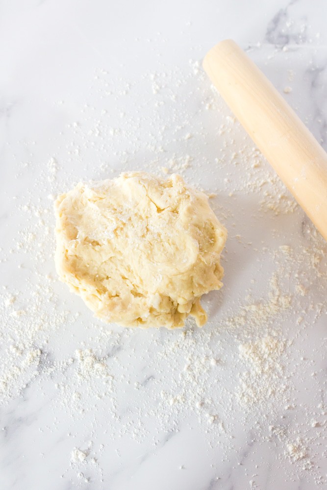 Ball of dough and rolling pin