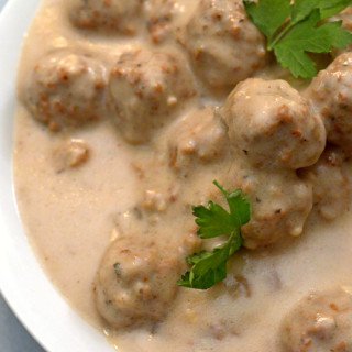 Easy Creamy Garlic and Mushroom Meatballs