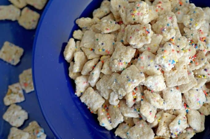 a bowl of cake batter puppy chow.