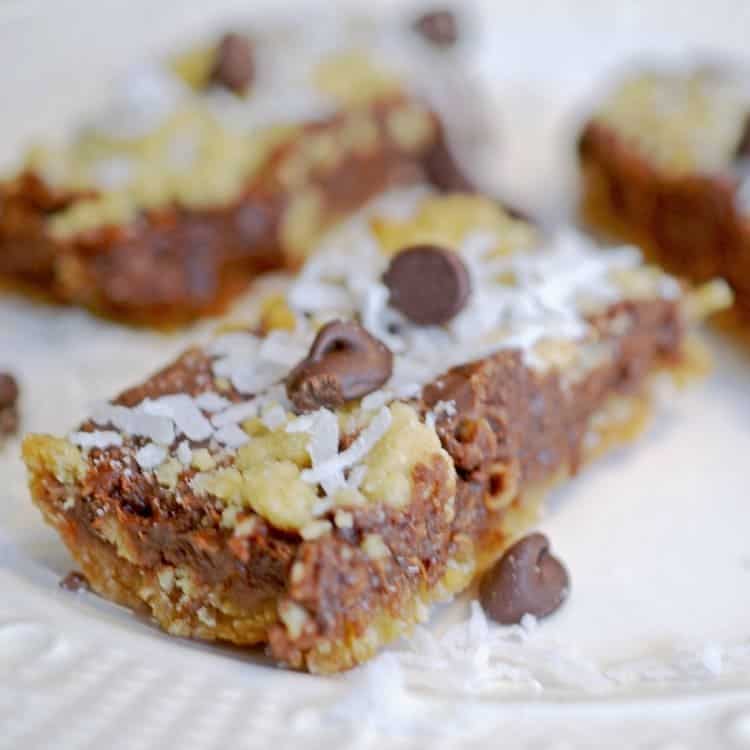 a close up a of oatmeal chocolate bar.