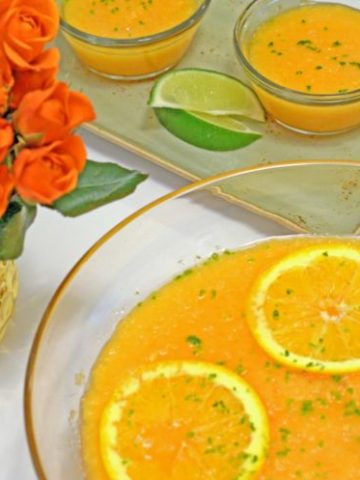 Cantaloupe soup in a bowl.