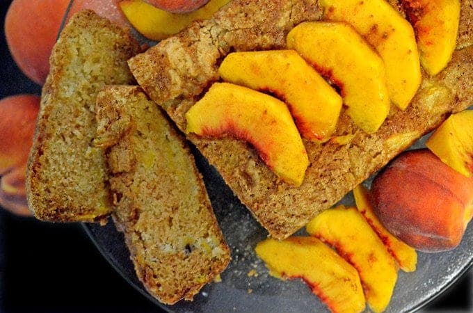 Peaches on top of sliced bread