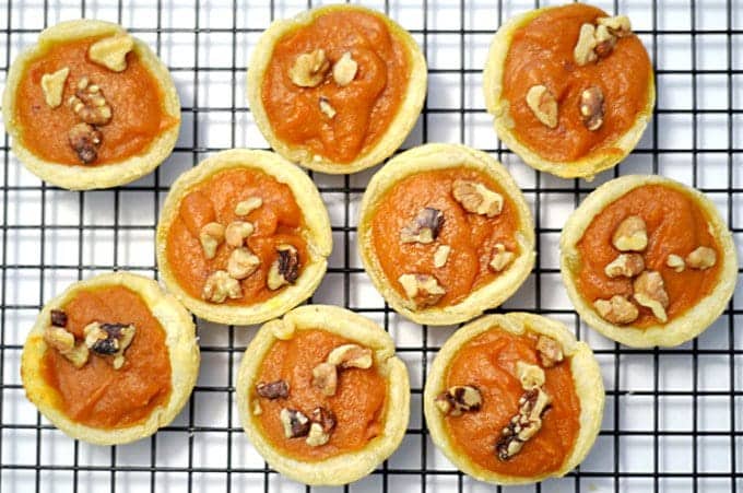 Cinnamon Pumpkin Pie Poppers