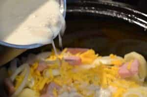 Slow Cooker Cheesey Scalloped Potatoes & Ham