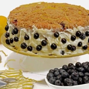cake with cream cheese and blueberries