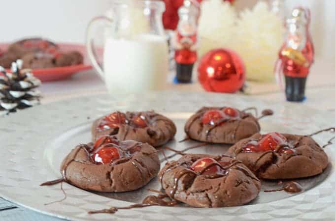 A plate of chocolate cookies