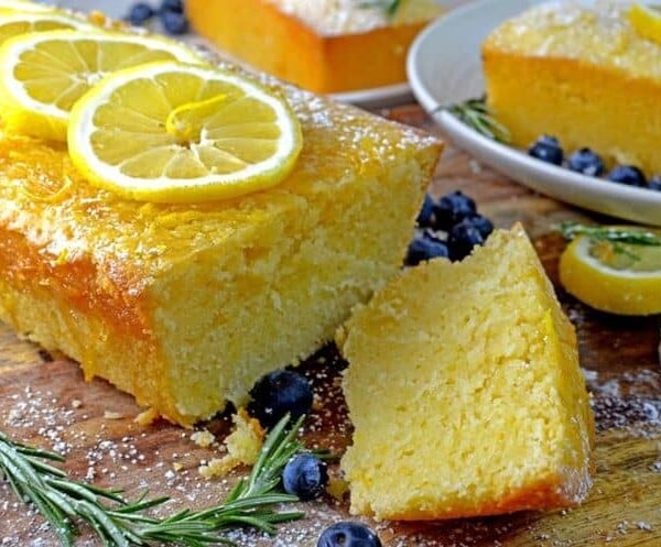 a lemon loaf cake