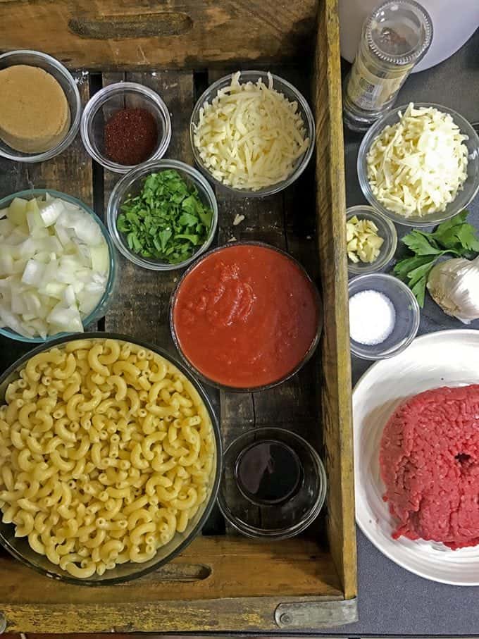 Ingredientsa for sloppy joe mac and cheese