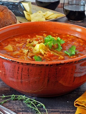 Bowl of Gołąbki soup