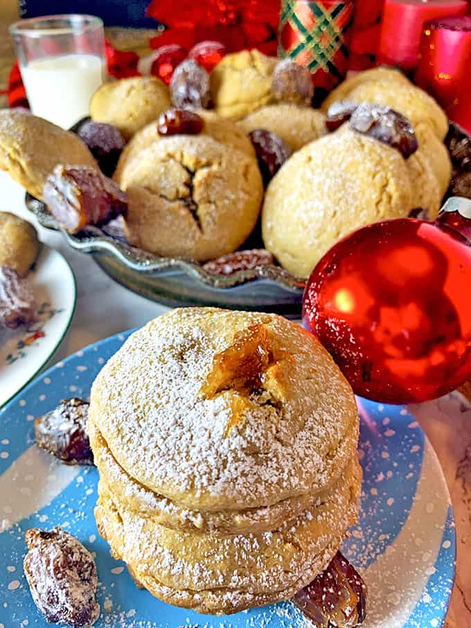 A bunch of Christmas cookies