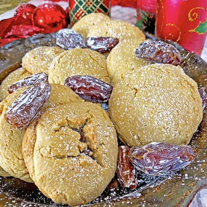 A bunch of date-filled Christmas cookies