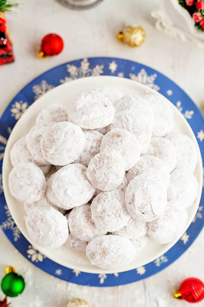 A plate of pfeffernusse cookies