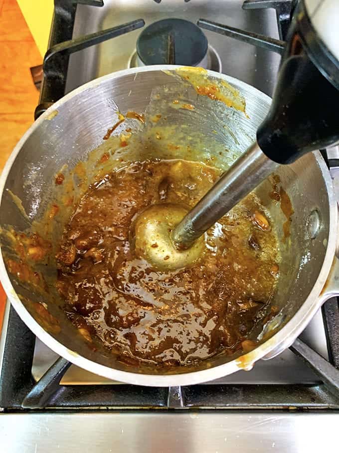 Using an immersion blender in a pot