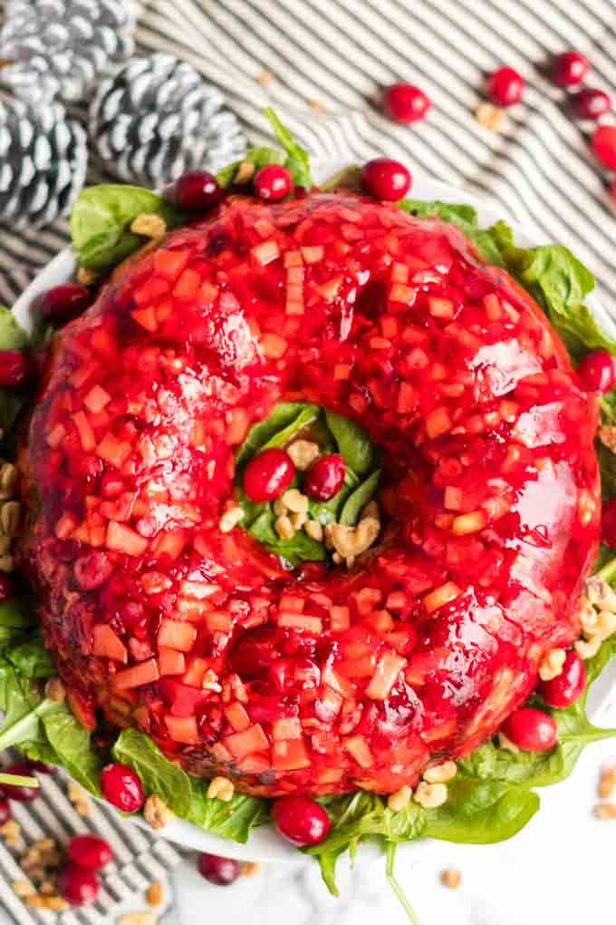Christmas Dinner Jelly Salad : Raspberry Pretzel Jello ...