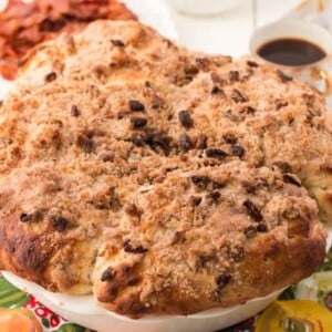 streusel kuchen and coffee.