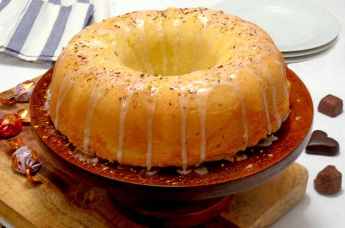 7 up pound cake with lemon icing glaze