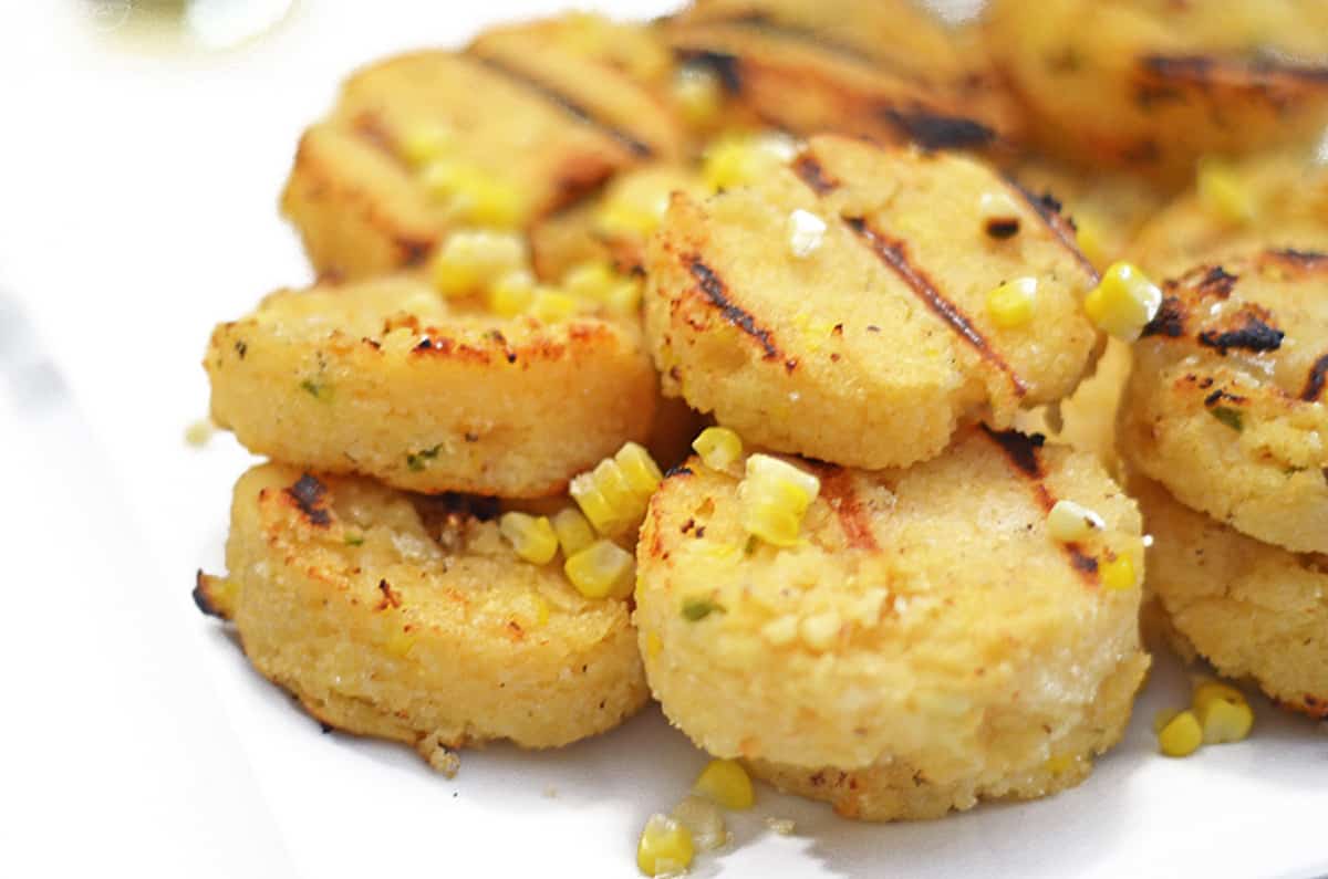 A plate of grilled grits.