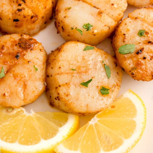 Some scallops with lemon.
